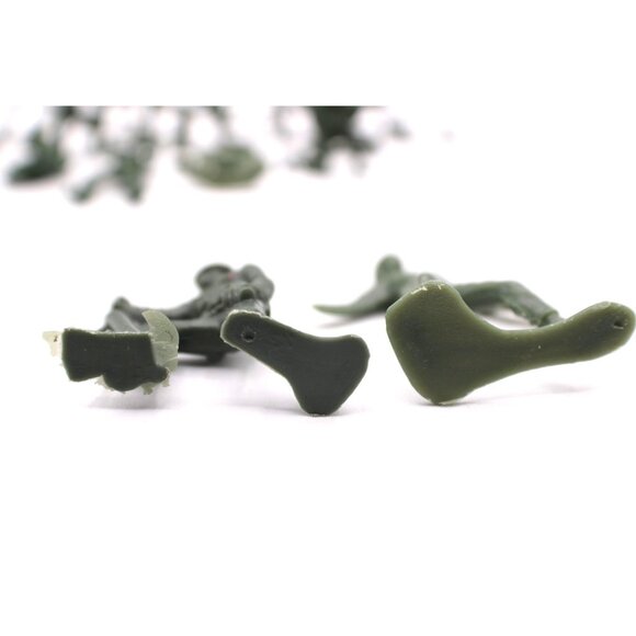 Plastic Green Army Men Soldiers 21pc Set Miniature Figurines WWII Military Toys - Picture 9 of 10